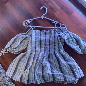 Flared off the shoulder shirt💜